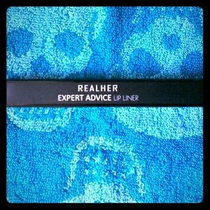 RealHer Expert Advice Lip Liner